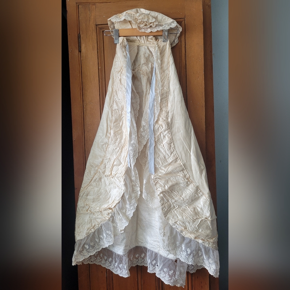 Edwardian Child burial / Viewing cape  1905–1920 Silk With Lace